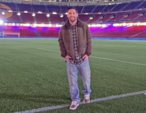 A place I miss with my soul: Messi makes emotional return to Camp Nou